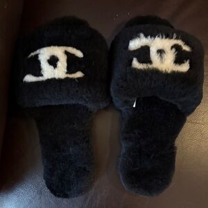 Black Fuzzy Slippers with Logo